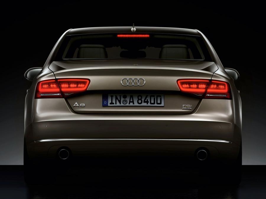  Audi A8 4.2 FSI Quattro (D4) 2010 года  (WW) (фото 19 из 30)